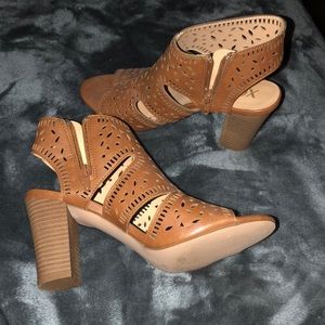 brown patterned heels